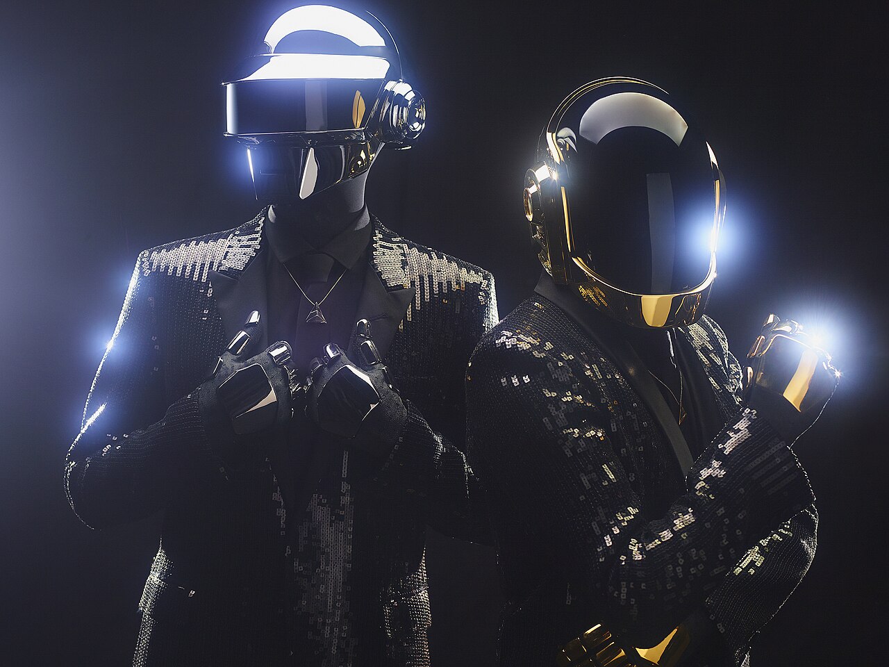 Daft_Punk_in_2013_2-_centered